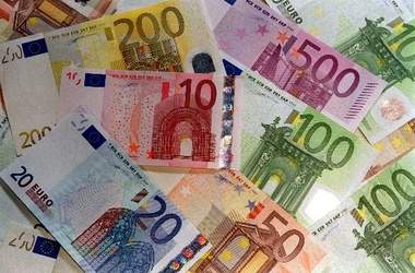 Евросоюз скоро начнет вводить в оборот новые банкноты евро