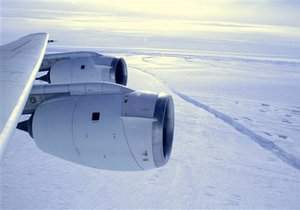 На Антарктиде найдены обломки пропавшего самолета с канадцами