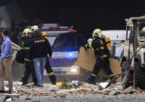 Три человека, после взрыва в центре Праги, оказались под завалами