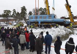 В Швеции поезд, врезавшийся в дом, убрали только через две недели