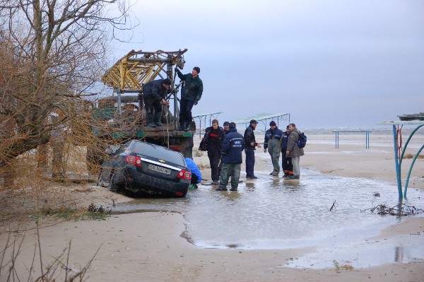  Gennady Nikolenko visited the site flooding Camp spit in Ochakovskiy district 